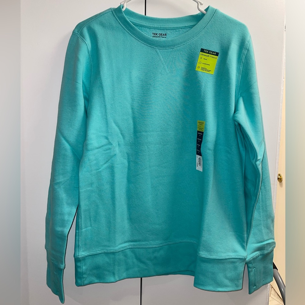 NWT Medium Tek Gear Ultra soft Fleece Crewneck Sweatshirt, Aruba Bay Blue
